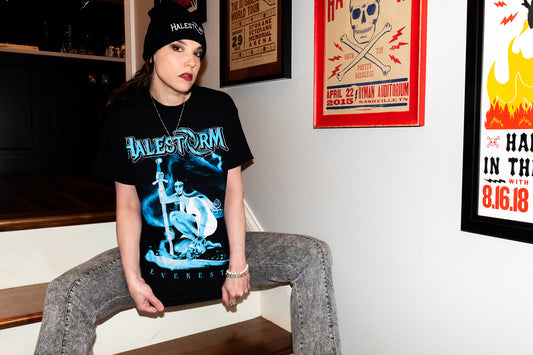 Priestess Everest | T-Shirt